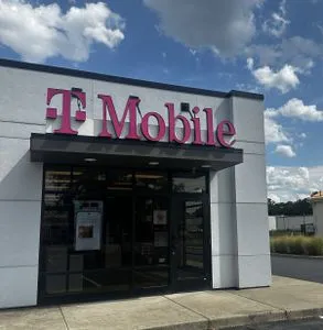 T-Mobile S 2nd St & Ivy St