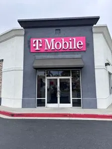 T-Mobile E 17th & Irvine