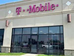T-Mobile S Ferdon Blvd & E Redstone Ave