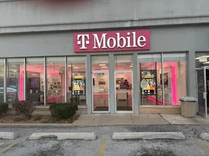 T-Mobile Cicero Ave & 136th St