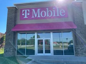 T-Mobile N Main St & Interstate Dr