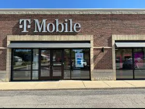 T-Mobile Northwest Hwy & Cog Circle