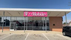 T-Mobile S Packard Ave & E Ramsey Ave