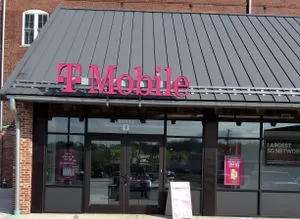 T-Mobile Howard St & Canal St