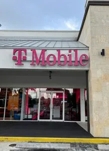 T-Mobile Old Cutler Rd & SW 92nd Ave
