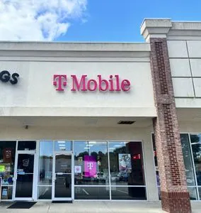 T-Mobile Kingston Dr & Commons Pkwy