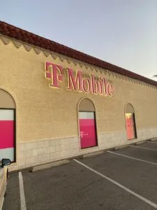 T-Mobile Casa Linda