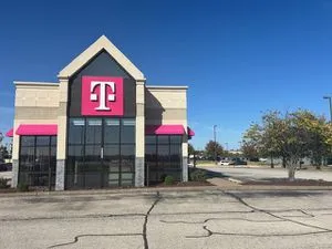 T-Mobile E 53rd St & Elmore Ave