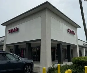 T-Mobile Weston Rd & Griffin Rd