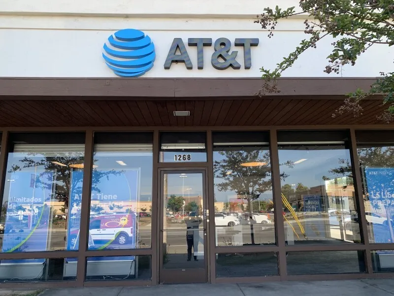 AT&T Store Santa Ana - 17Th & Grand