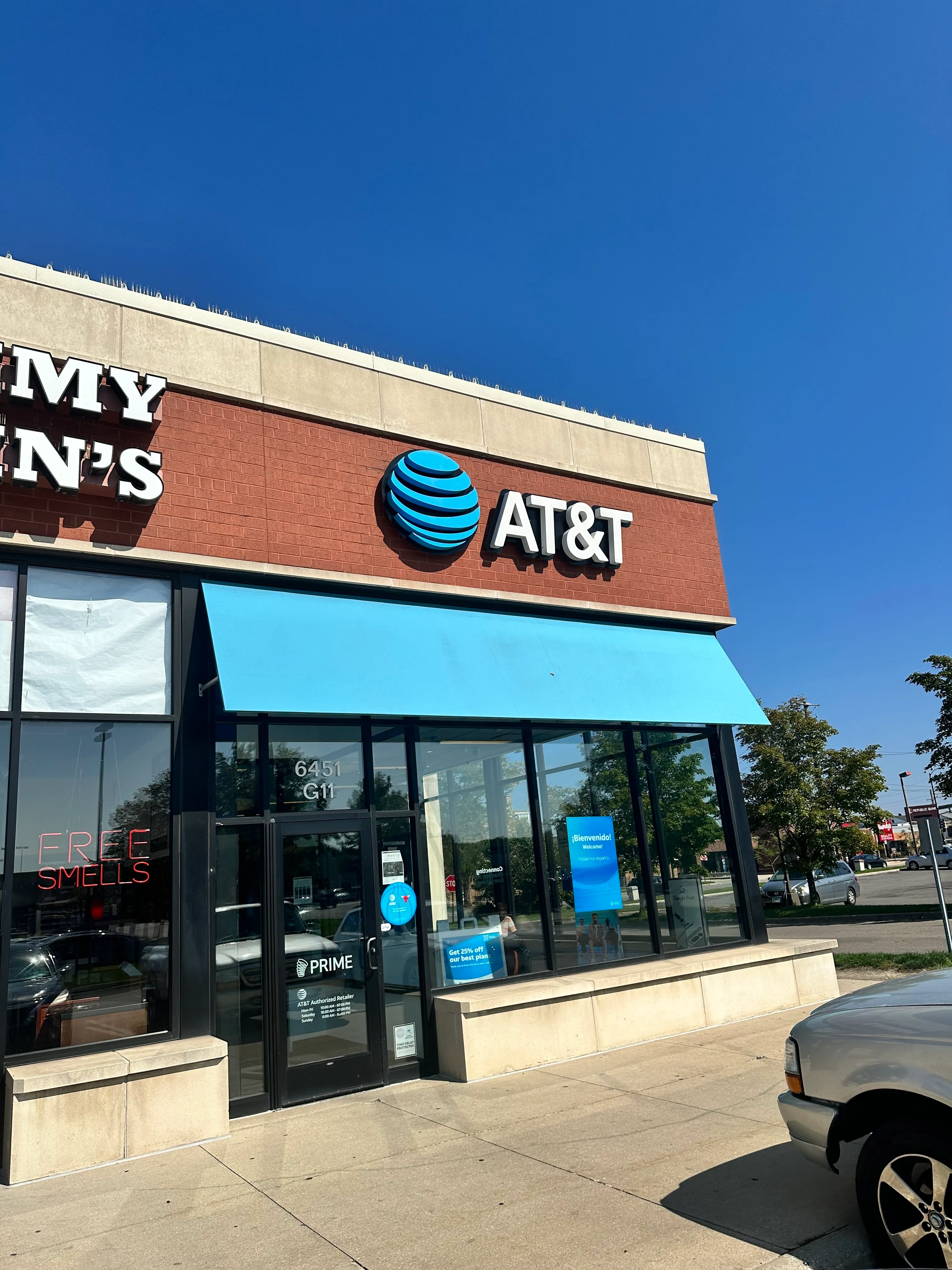 AT&T Store Chicago - West Diversey