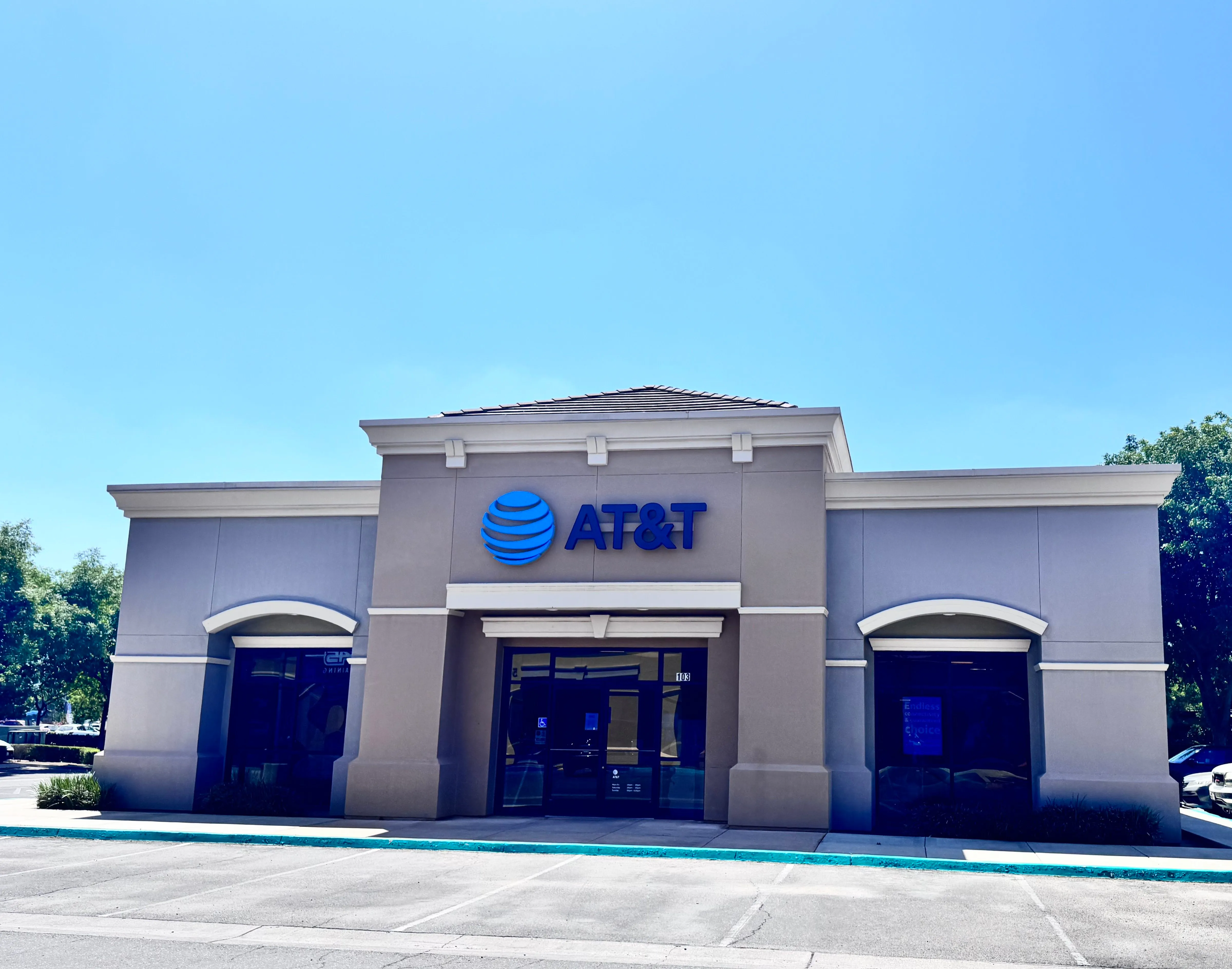 AT&T Store Visalia - Cypress Ave