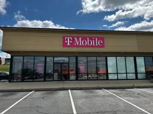 T-Mobile Springboro Pike & Mall Woods Dr