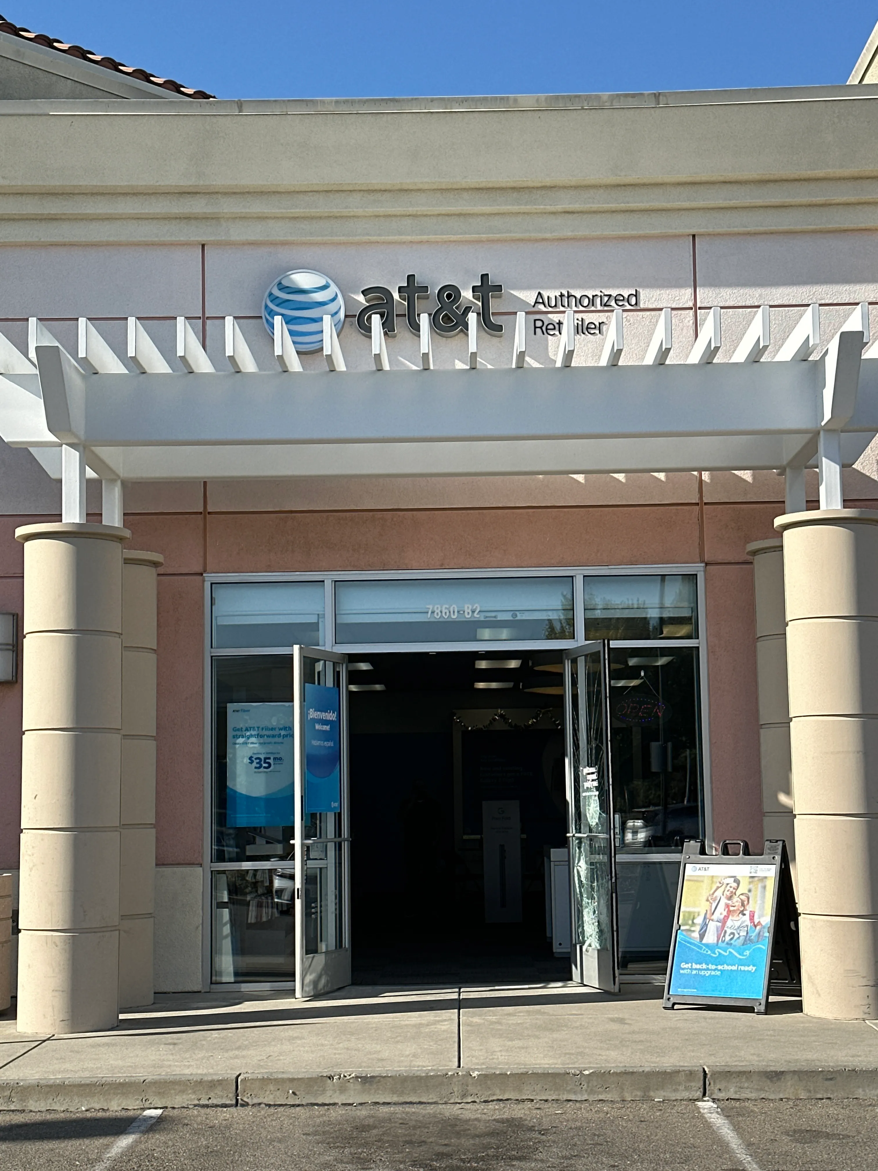 AT&T Store Stockton - West & E Hammer