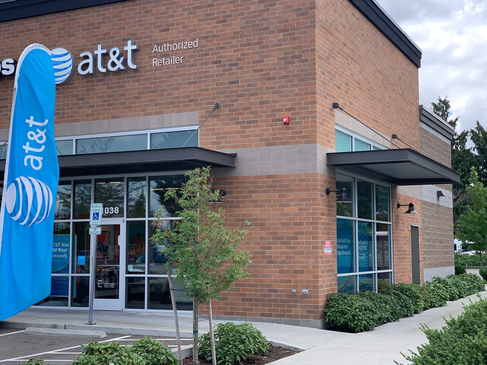 AT&T Store Auburn - Outlet Collection