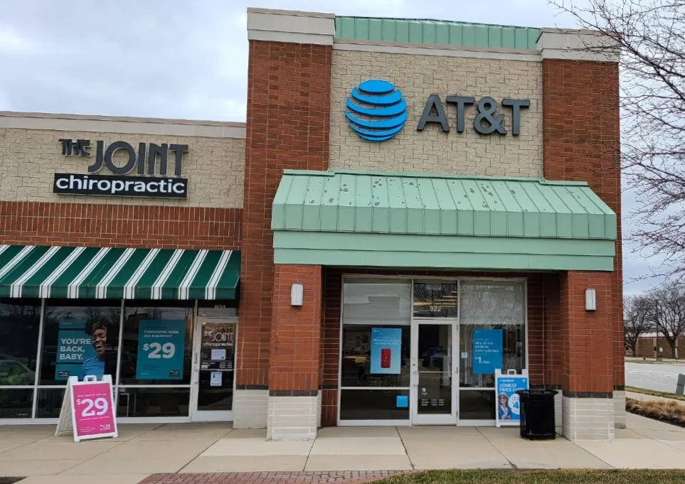 AT&T Store Shorewood - Shorewood Crossing