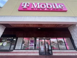 T-Mobile S Woodland Blvd & Orange Camp Rd