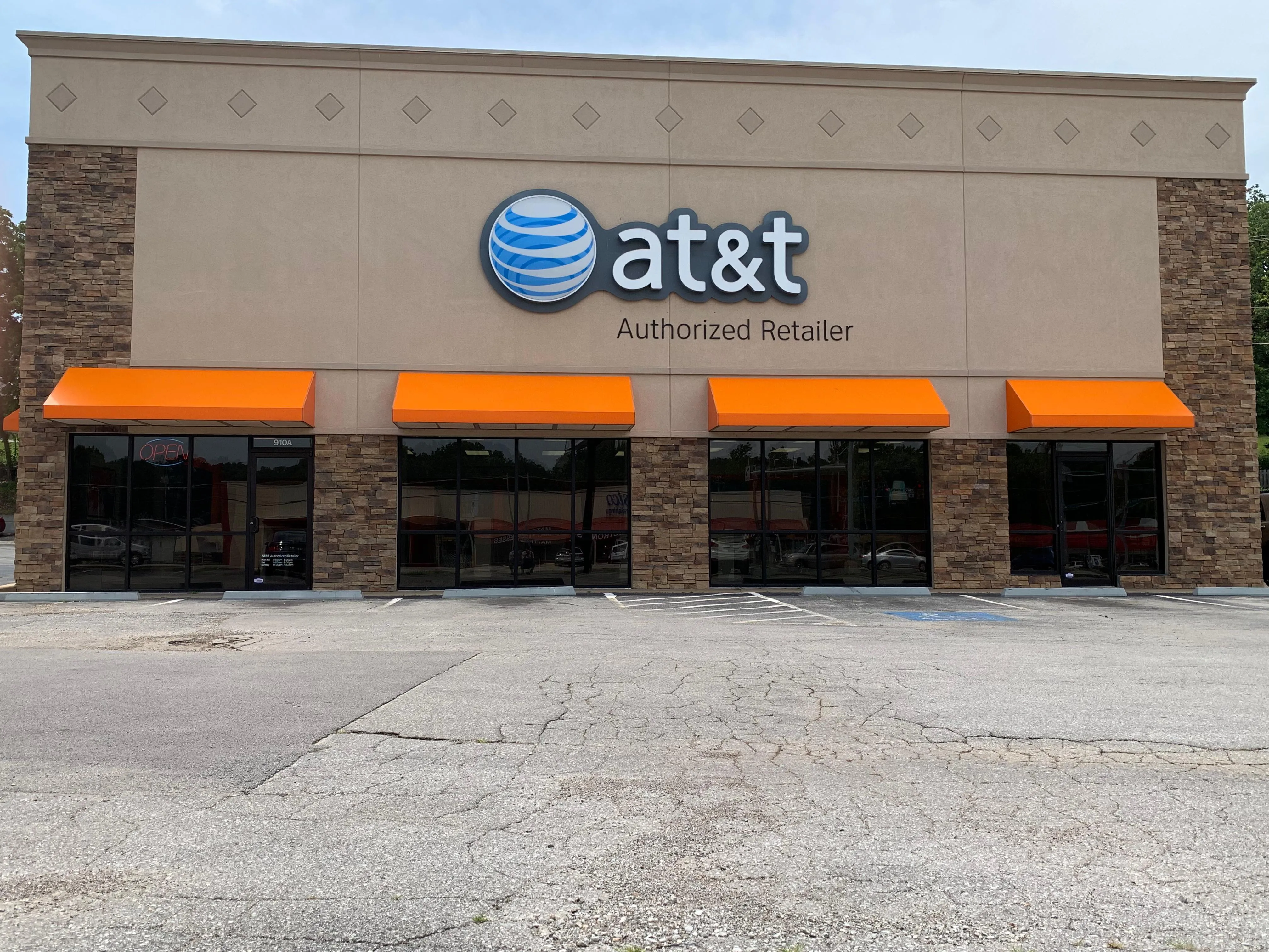 AT&T Store Neosho - Neosho Plaza