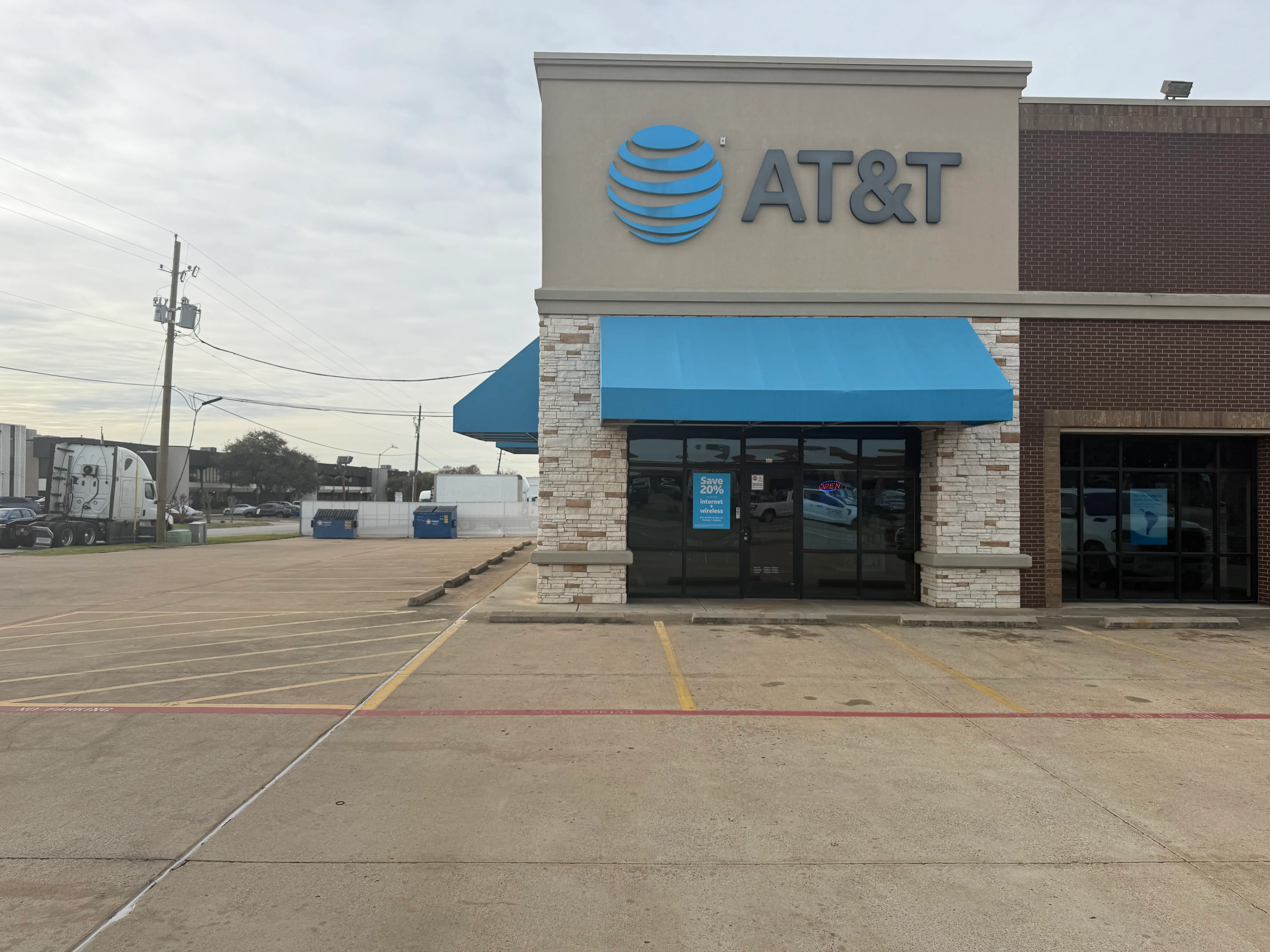 AT&T Store Farmers Branch - Belt Line Rd