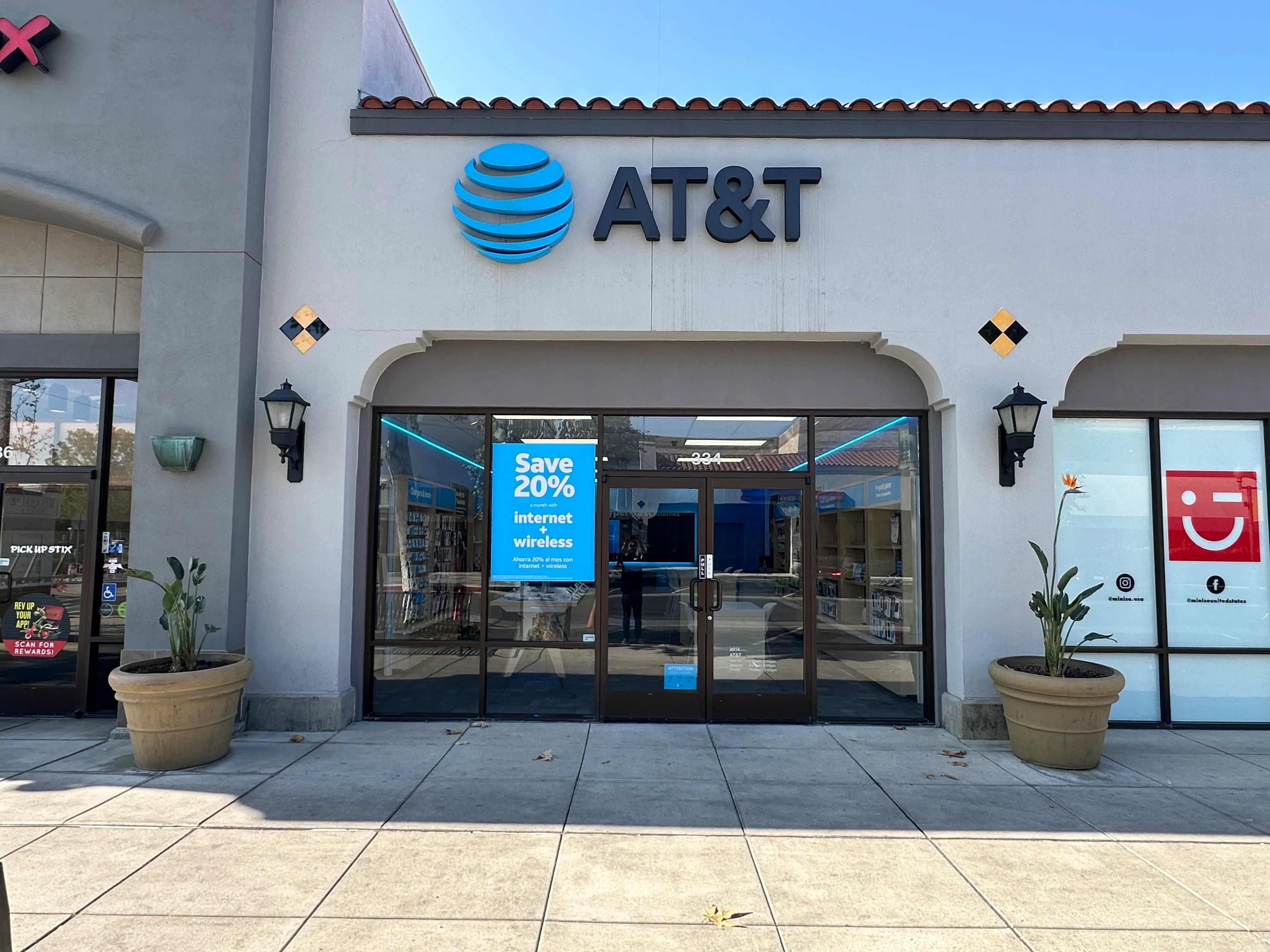 AT&T Store Riverside - Riverside Plaza