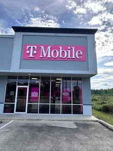 T-Mobile Hwy 16 & Versailles Ave