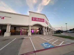 T-Mobile S Loop 288 & Spencer Rd