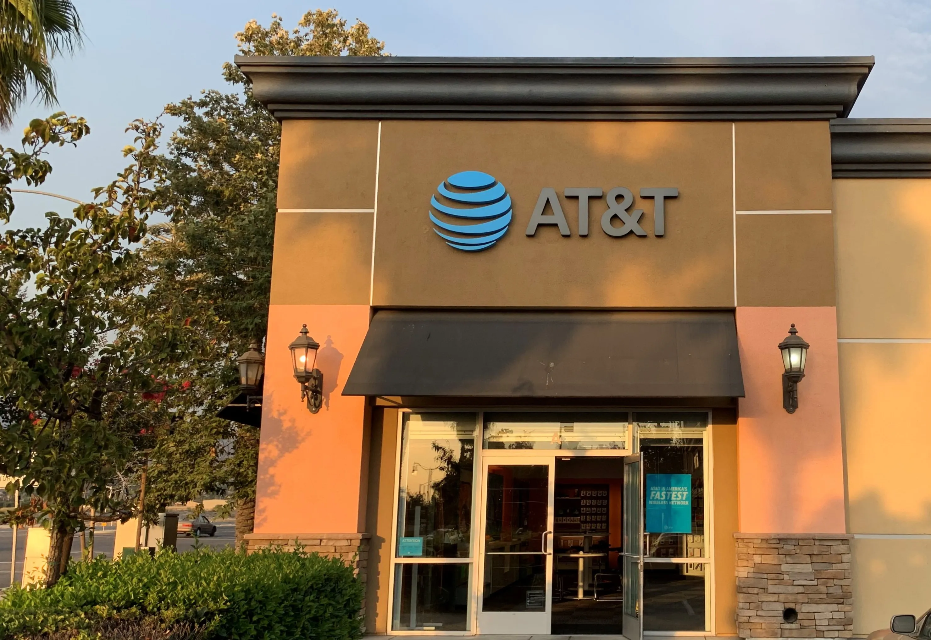 AT&T Store Highland - Highland Crossings
