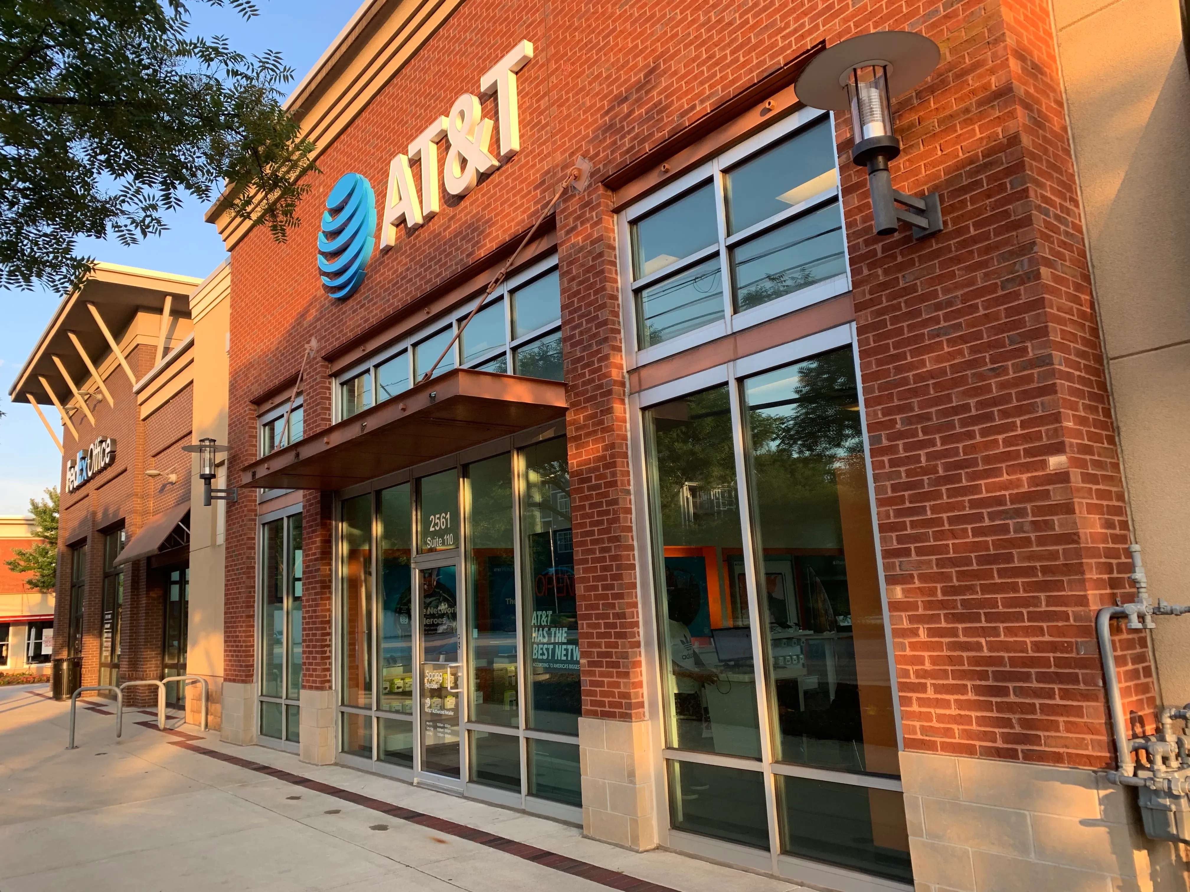 AT&T Store Atlanta - Lindberg