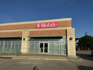 T-Mobile I 35 & Pleasant Run