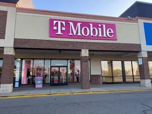 T-Mobile 8 Mile Rd & Dequindre