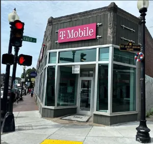 T-Mobile Dorchester Ave & Faulkner St