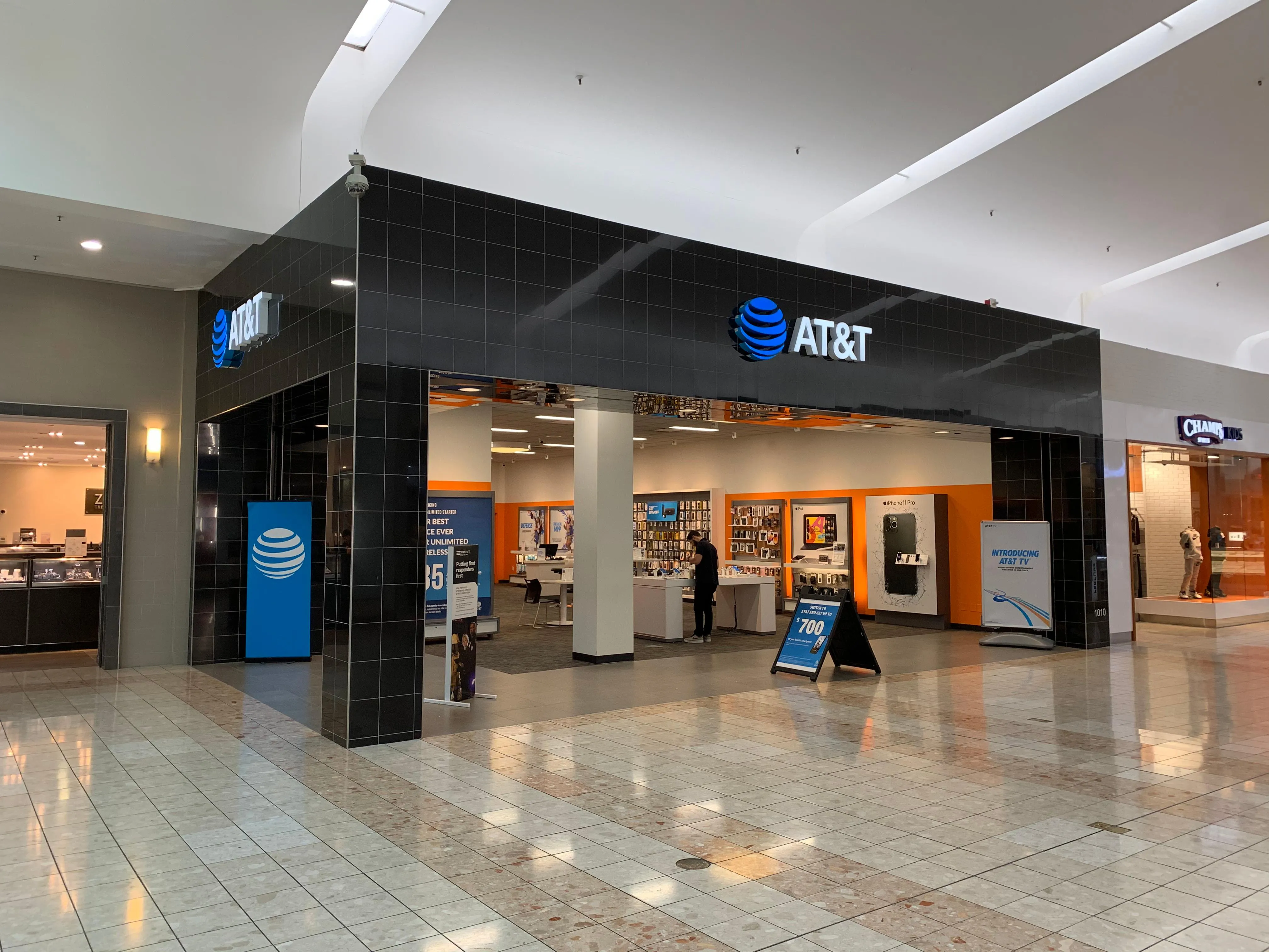 AT&T Store Seattle - Westfield Southcenter Mall