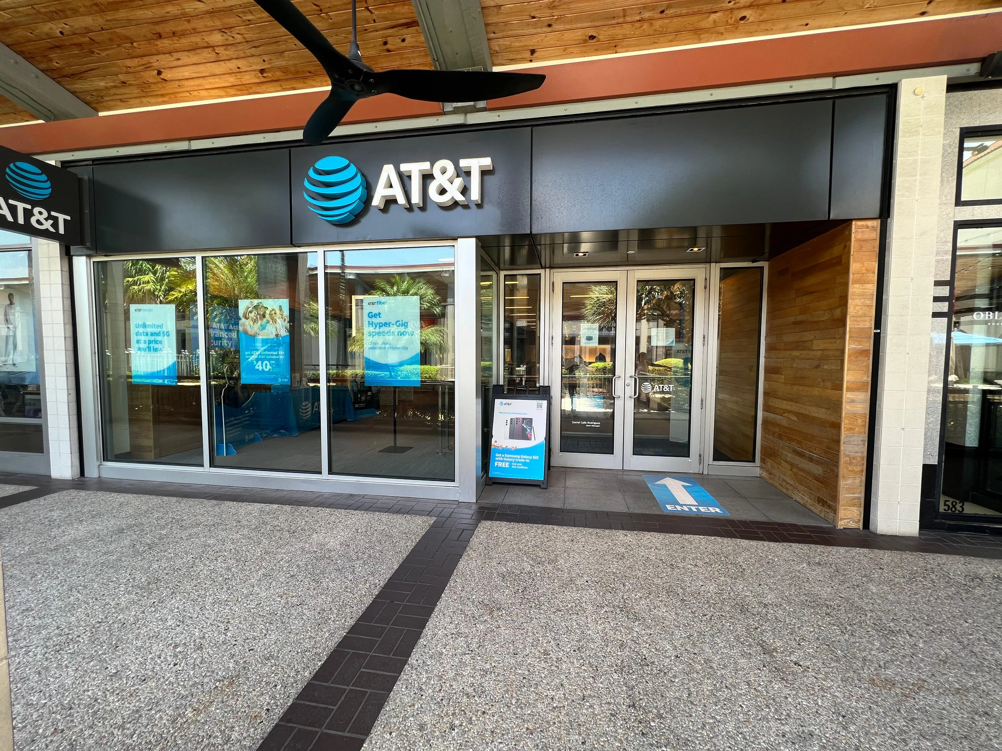 AT&T Store Miami - The Falls