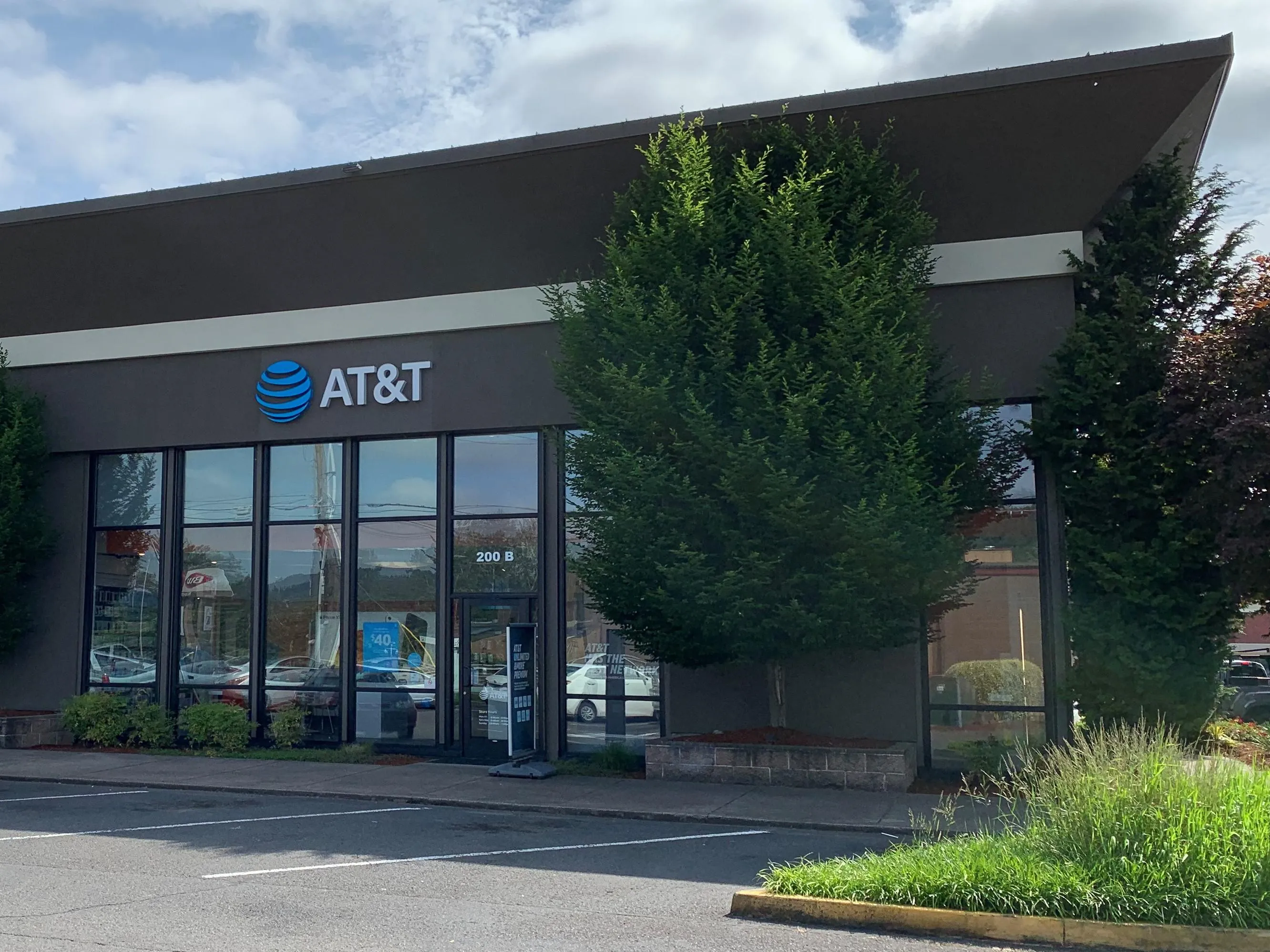 AT&T Store Oregon City - OREGON CITY SHOPPING CTR