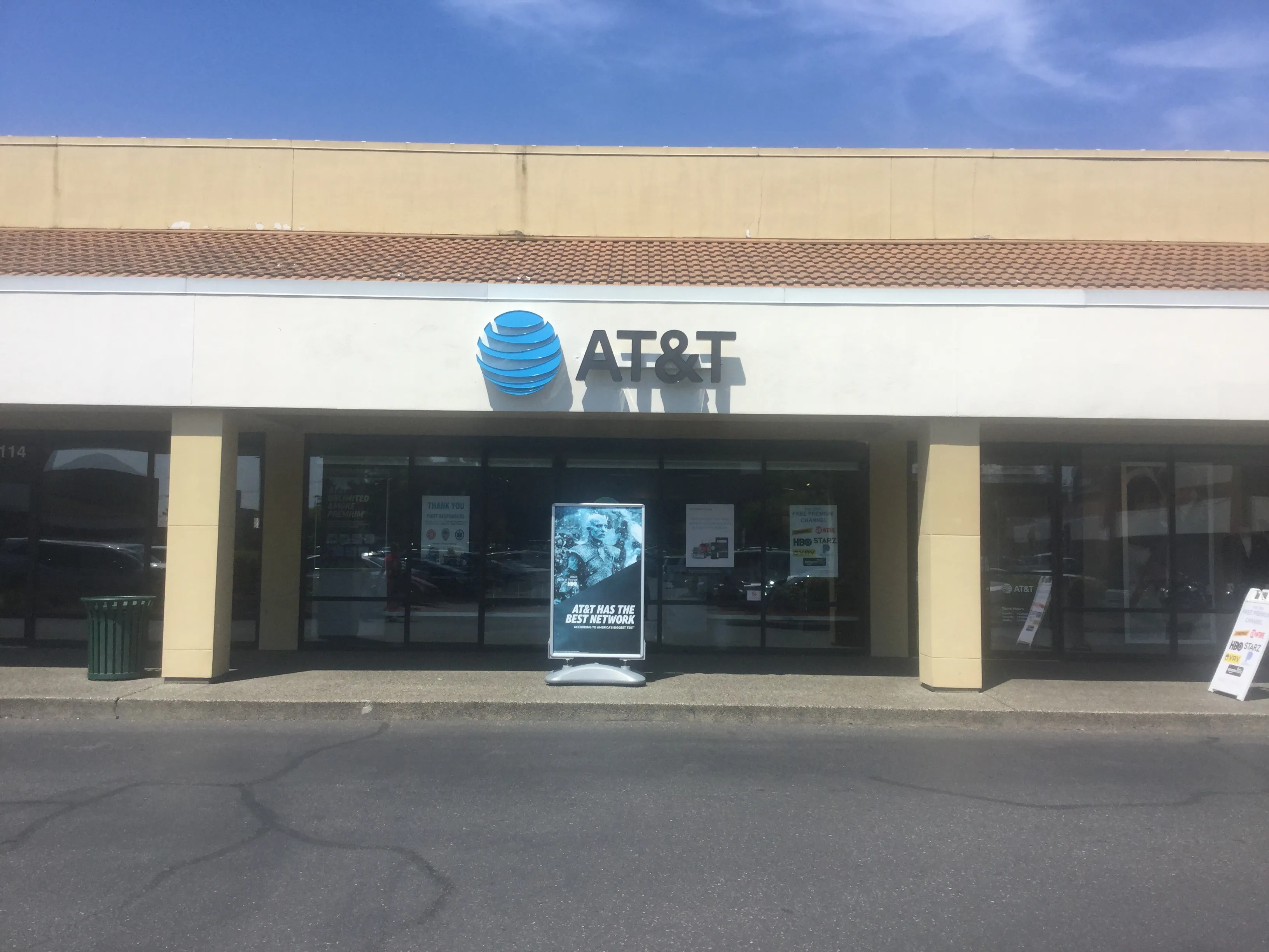AT&T Store Tacoma - LINCOLN PLAZA