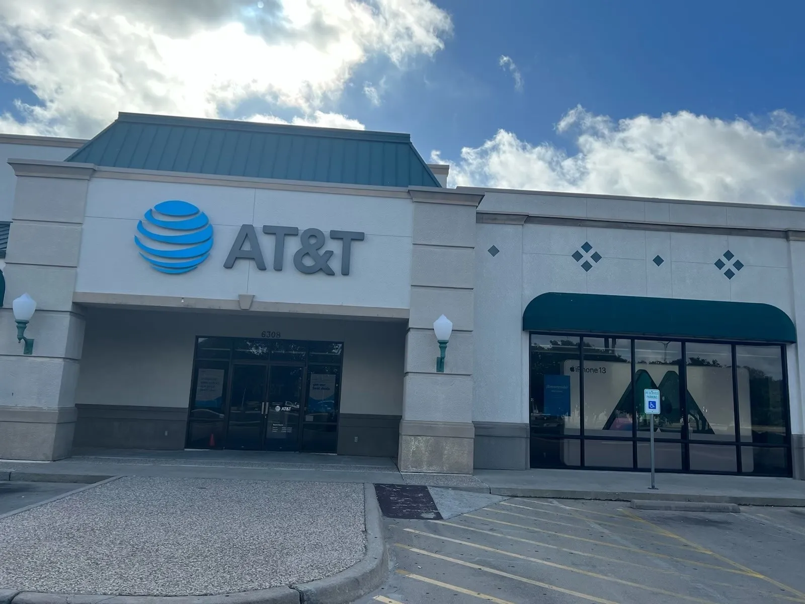 AT&T Store Victoria - Whispering Creek Center