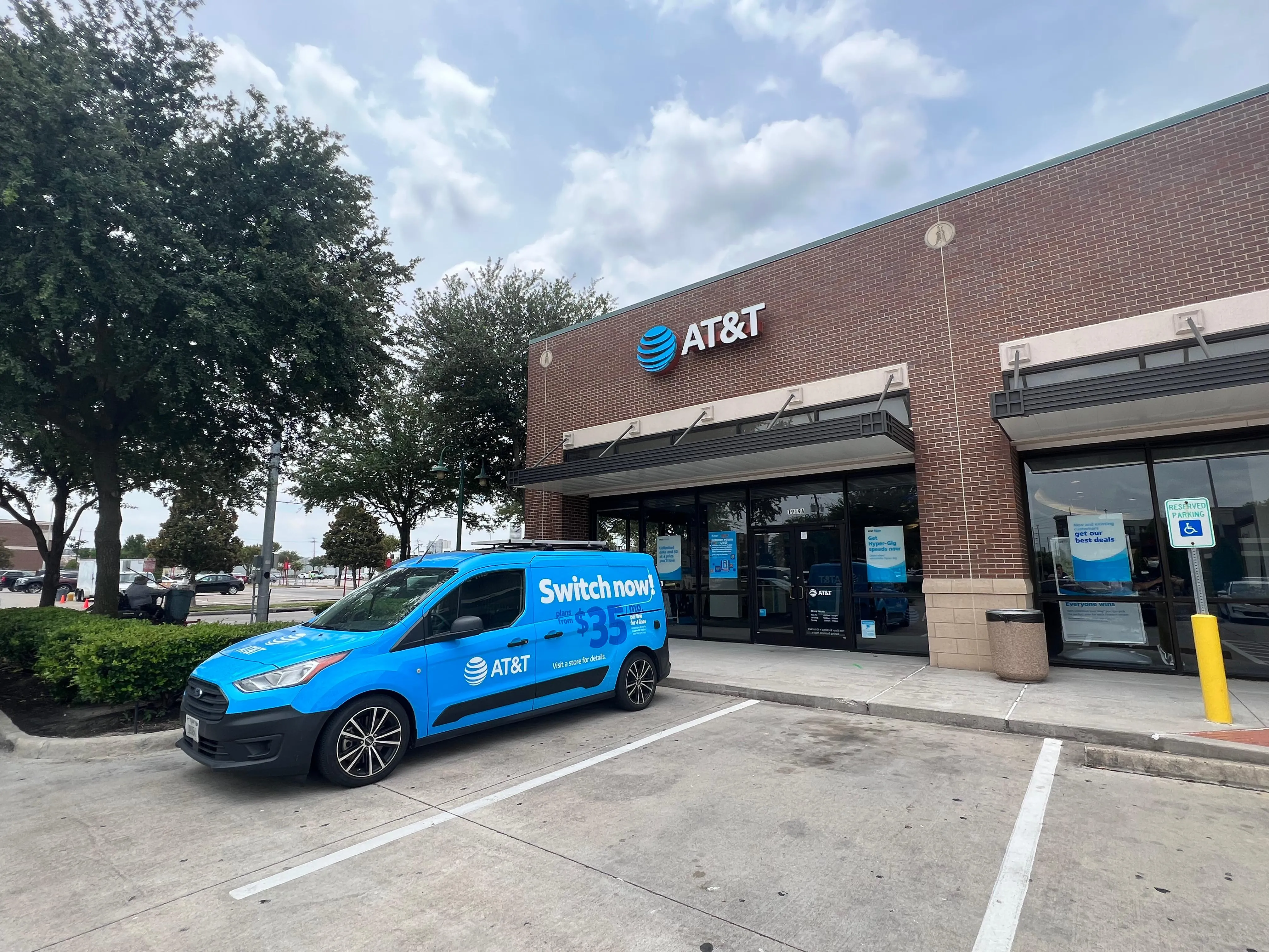 AT&T Store Houston - Sawyer Heights