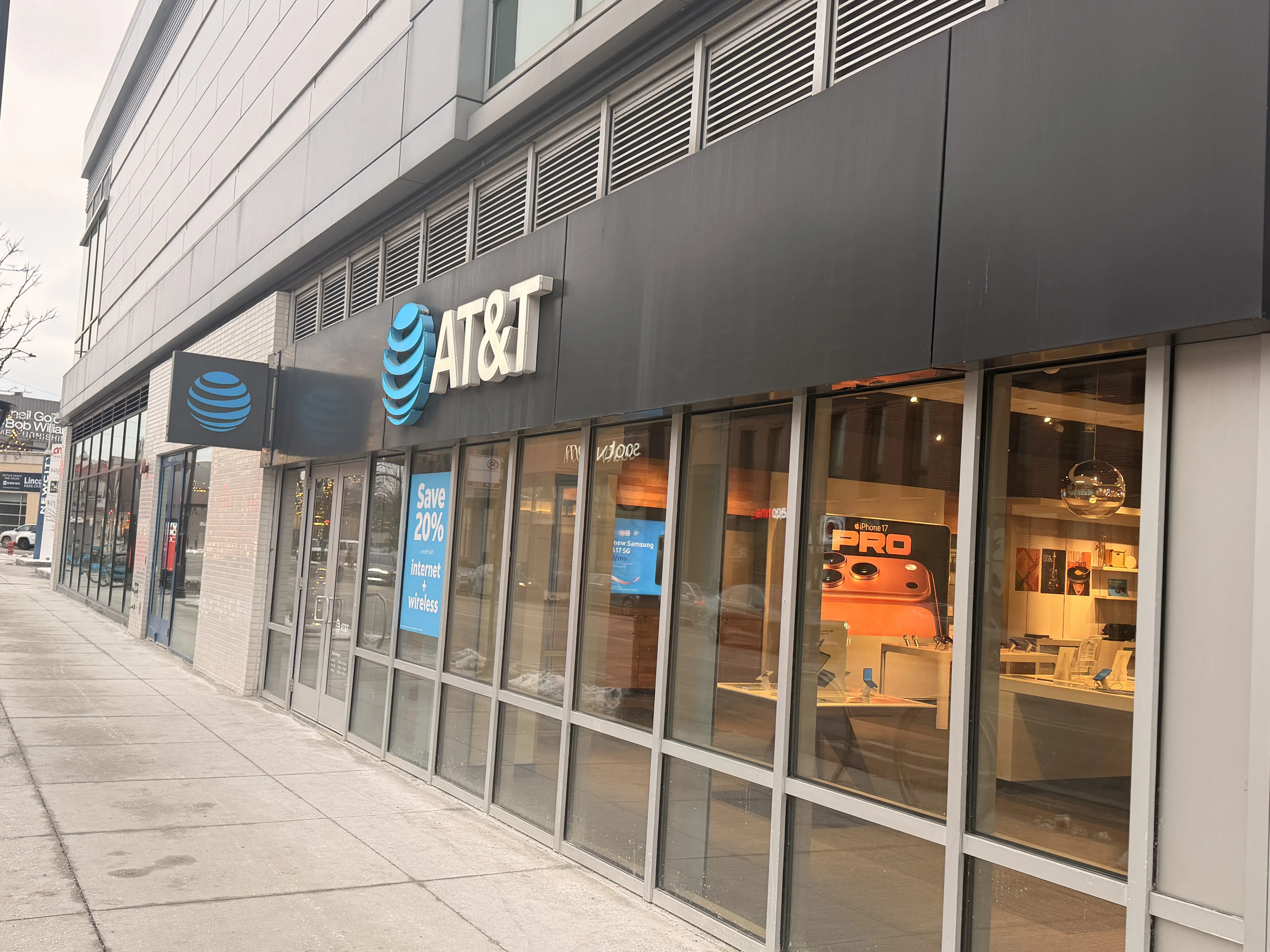 AT&T Store Chicago - Lincoln Park