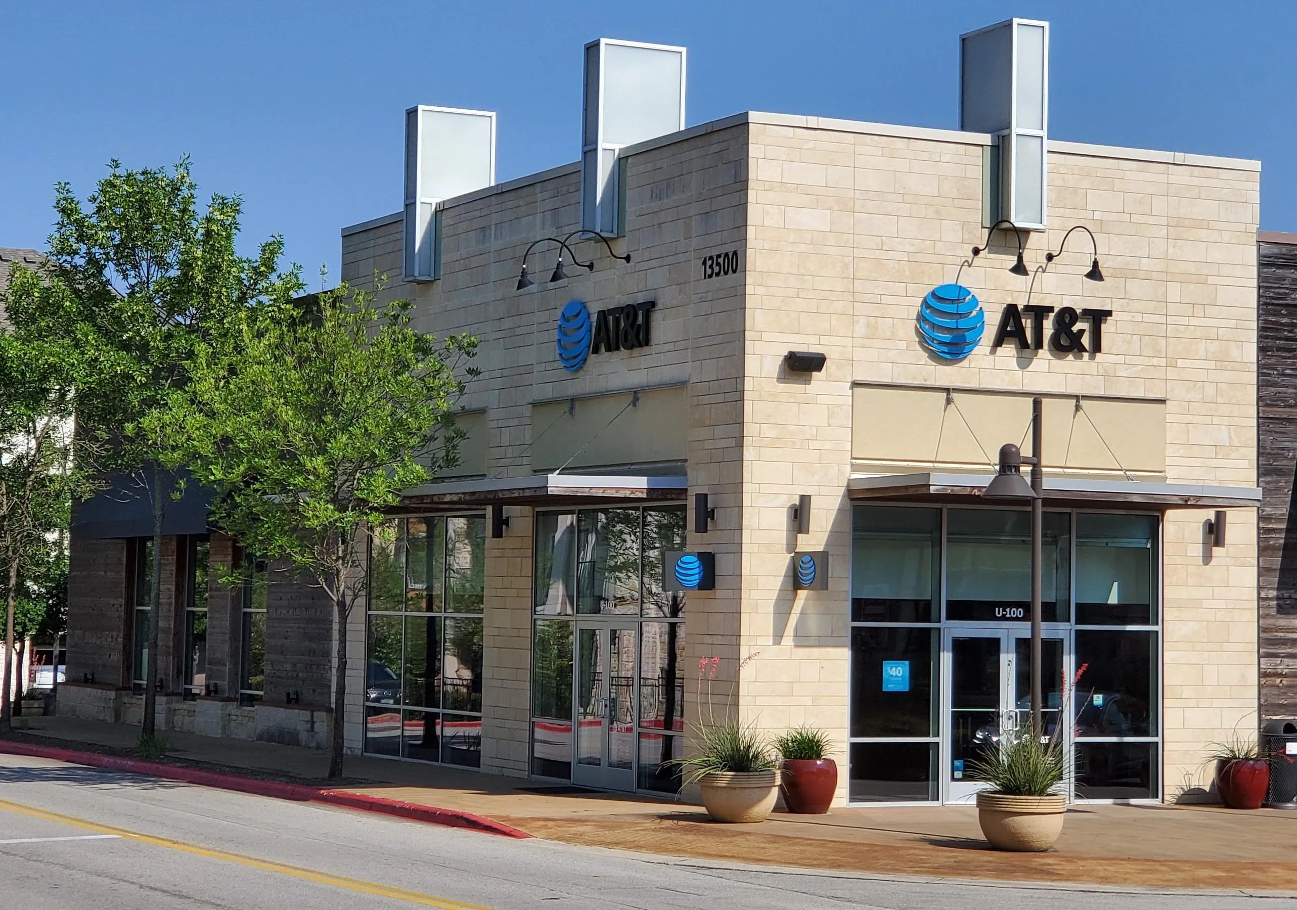 AT&T Store Bee Cave - HILL COUNTRY GALLERIA