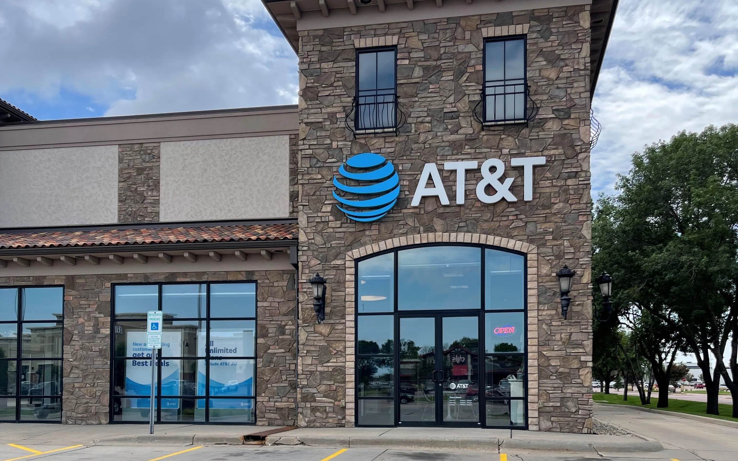 AT&T Store Sioux Falls - Emporium