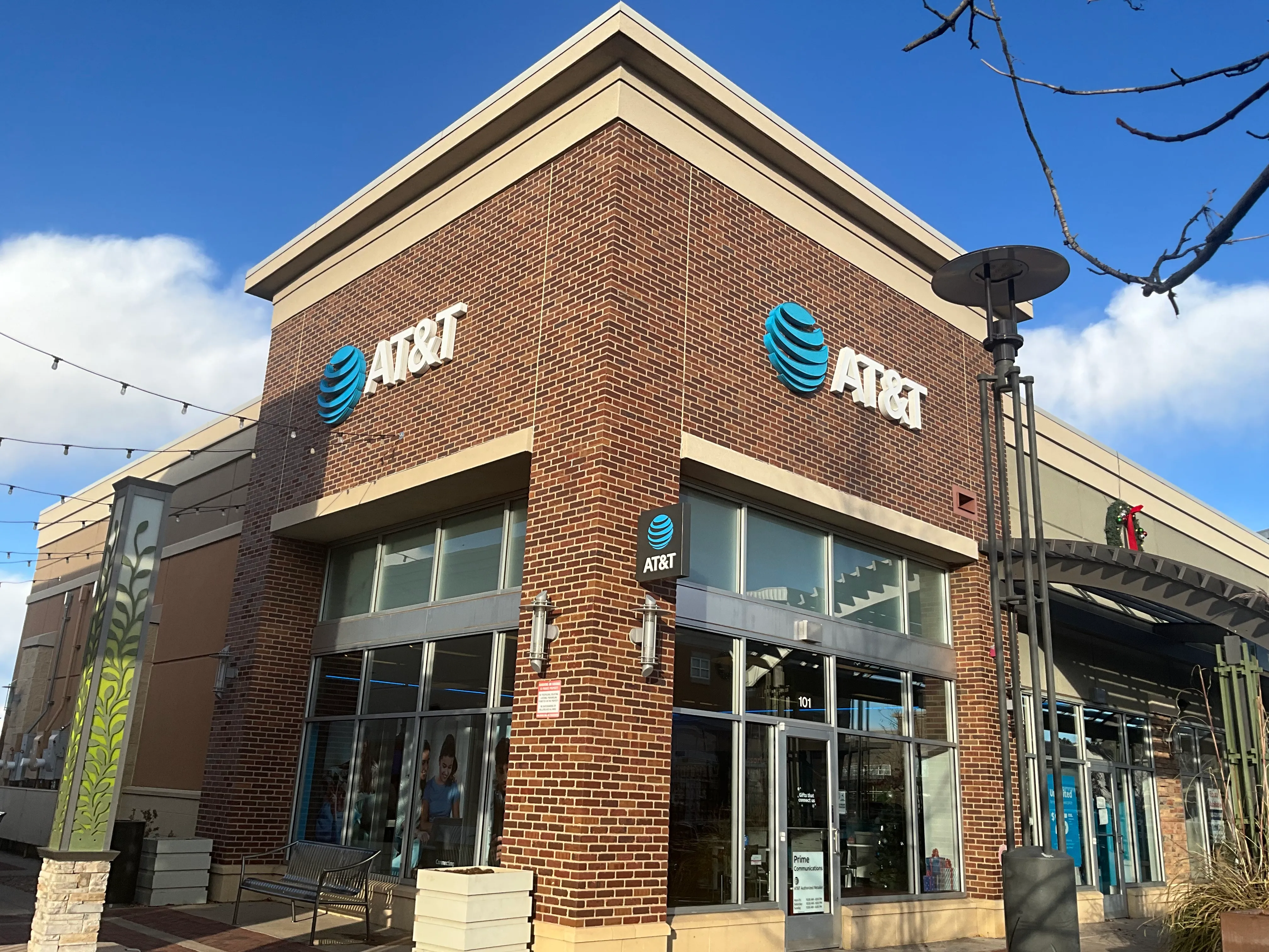 AT&T Store Aurora - Havana