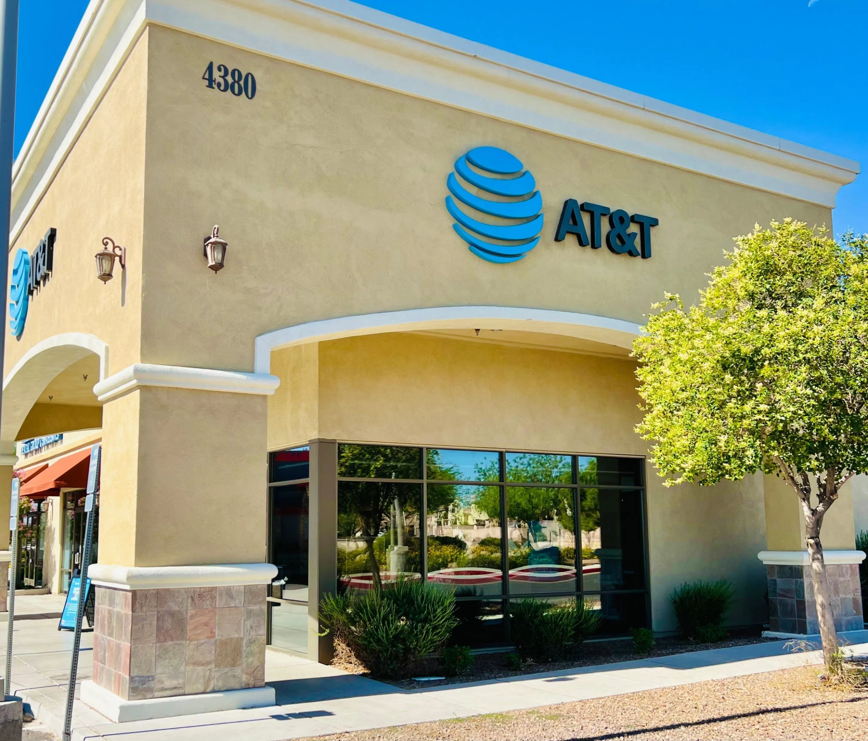AT&T Store Las Vegas - Blue Diamond Crossing