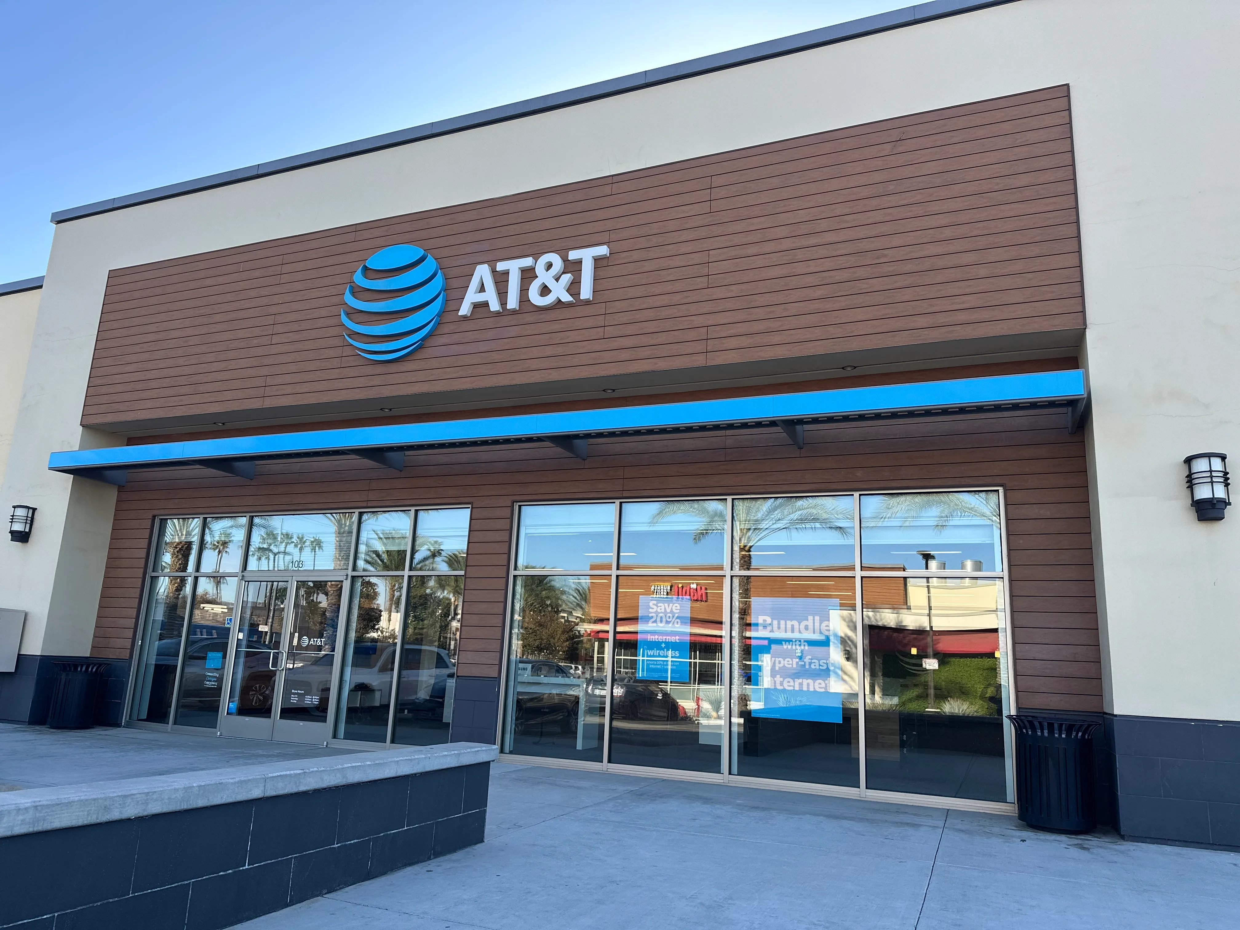 AT&T Store Riverside - Tyler St