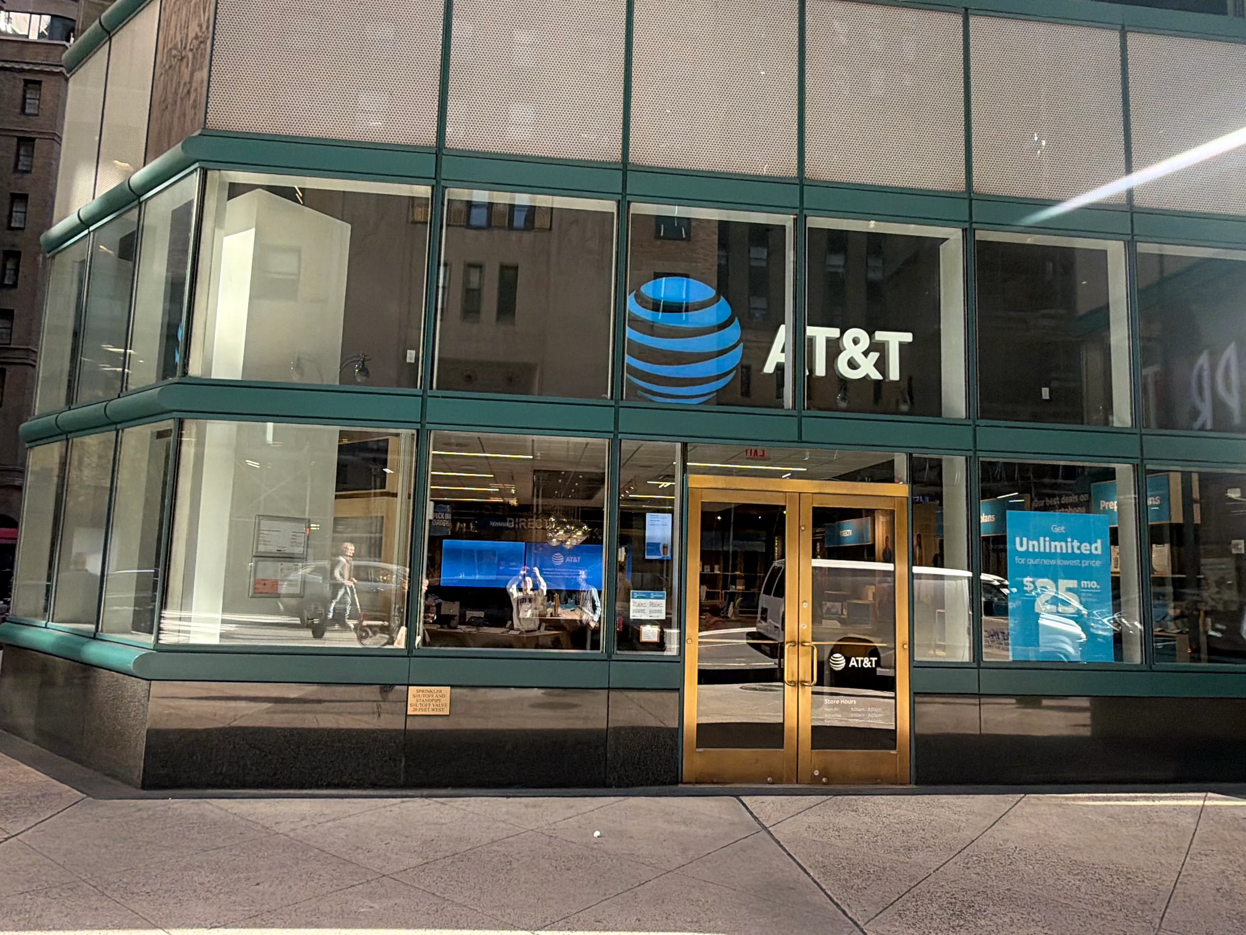 AT&T Store New York - Midtown East