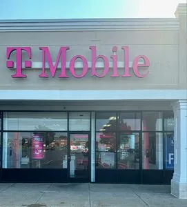 T-Mobile Merritt Blvd & Westfield Rd