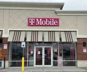 T-Mobile Vineyard & Bennett