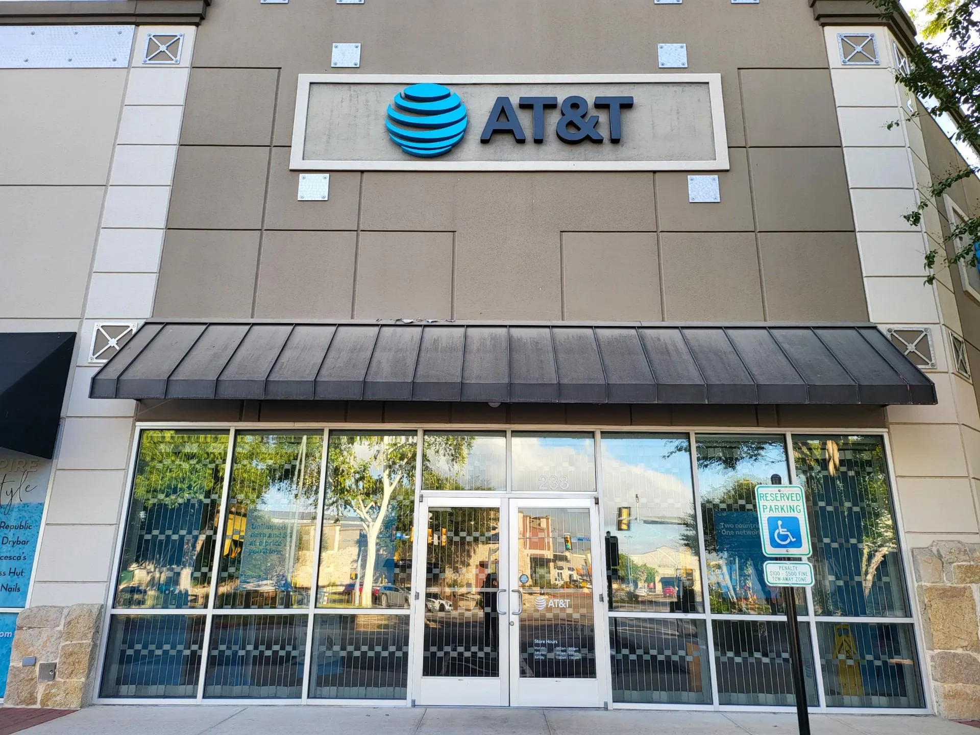 AT&T Store San Antonio - Quarry Crossing