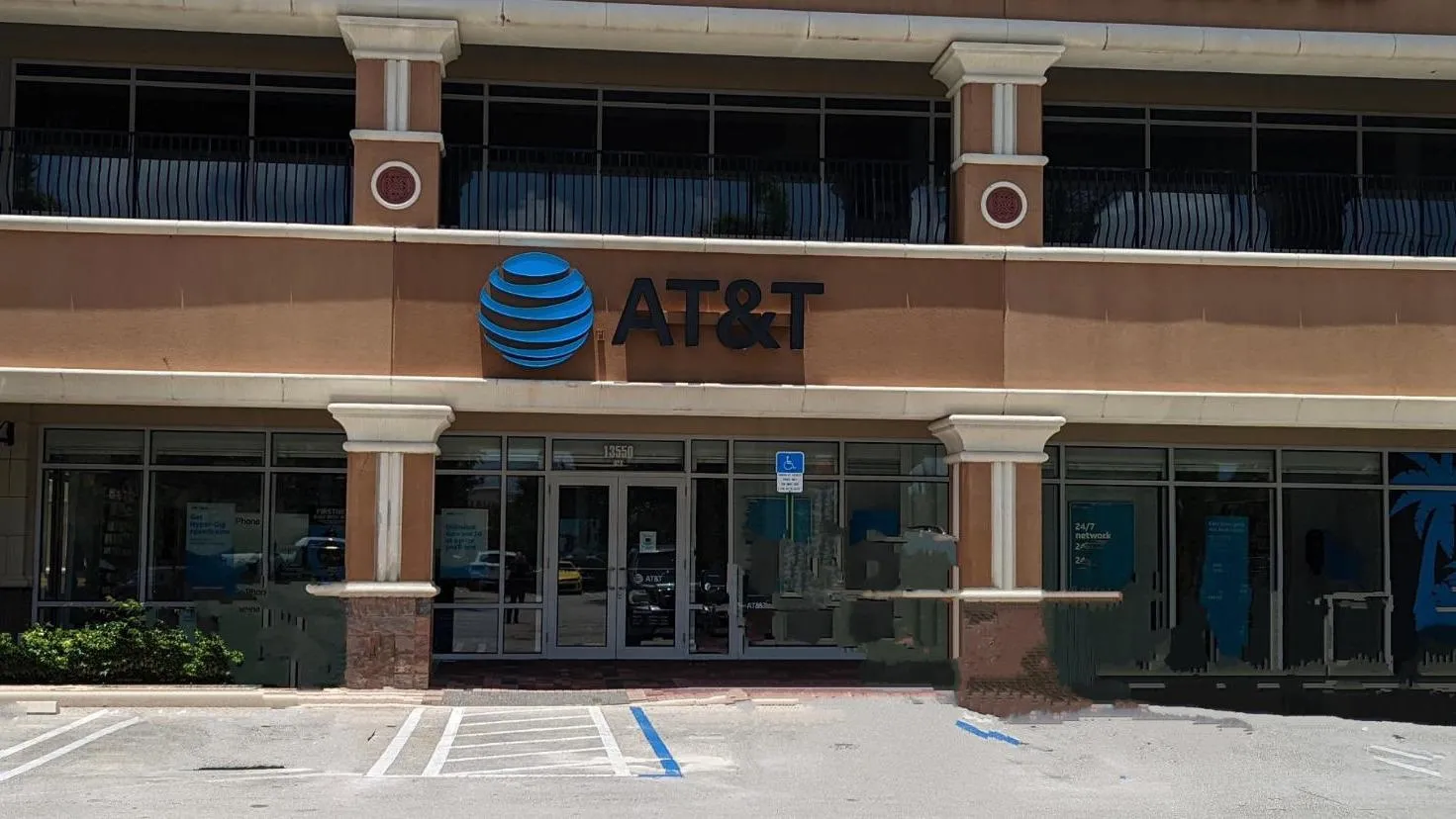 AT&T Store Miami - London Square