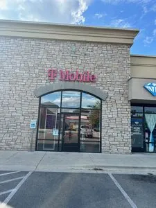 T-Mobile State St & Hwy 55