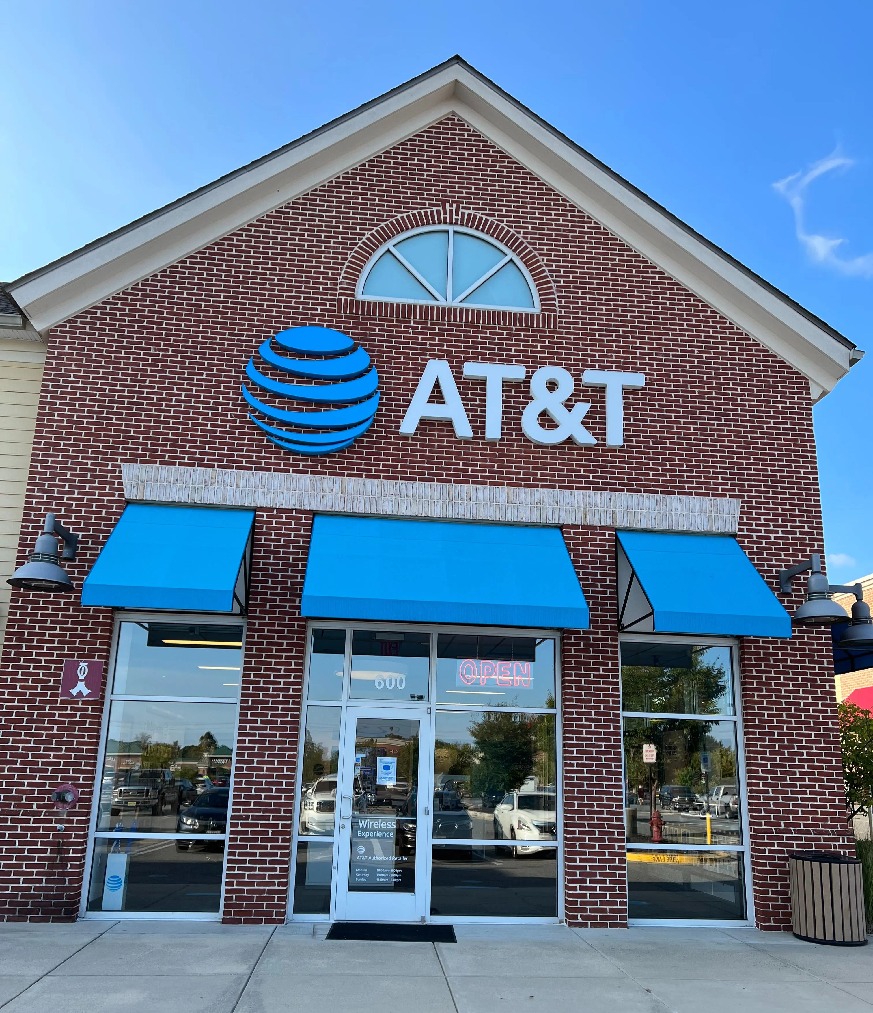 AT&T Store Edgewater - The Village at Lee Airpark